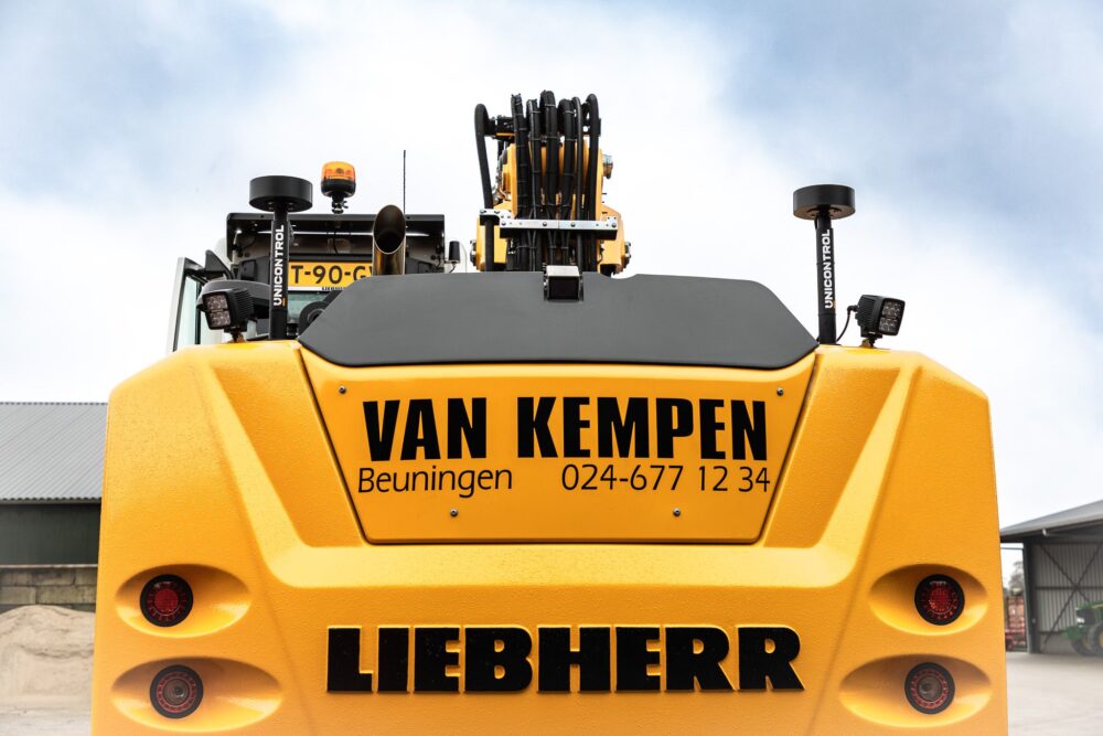 SecureFix vaste antenne montage van SURVEYOUR